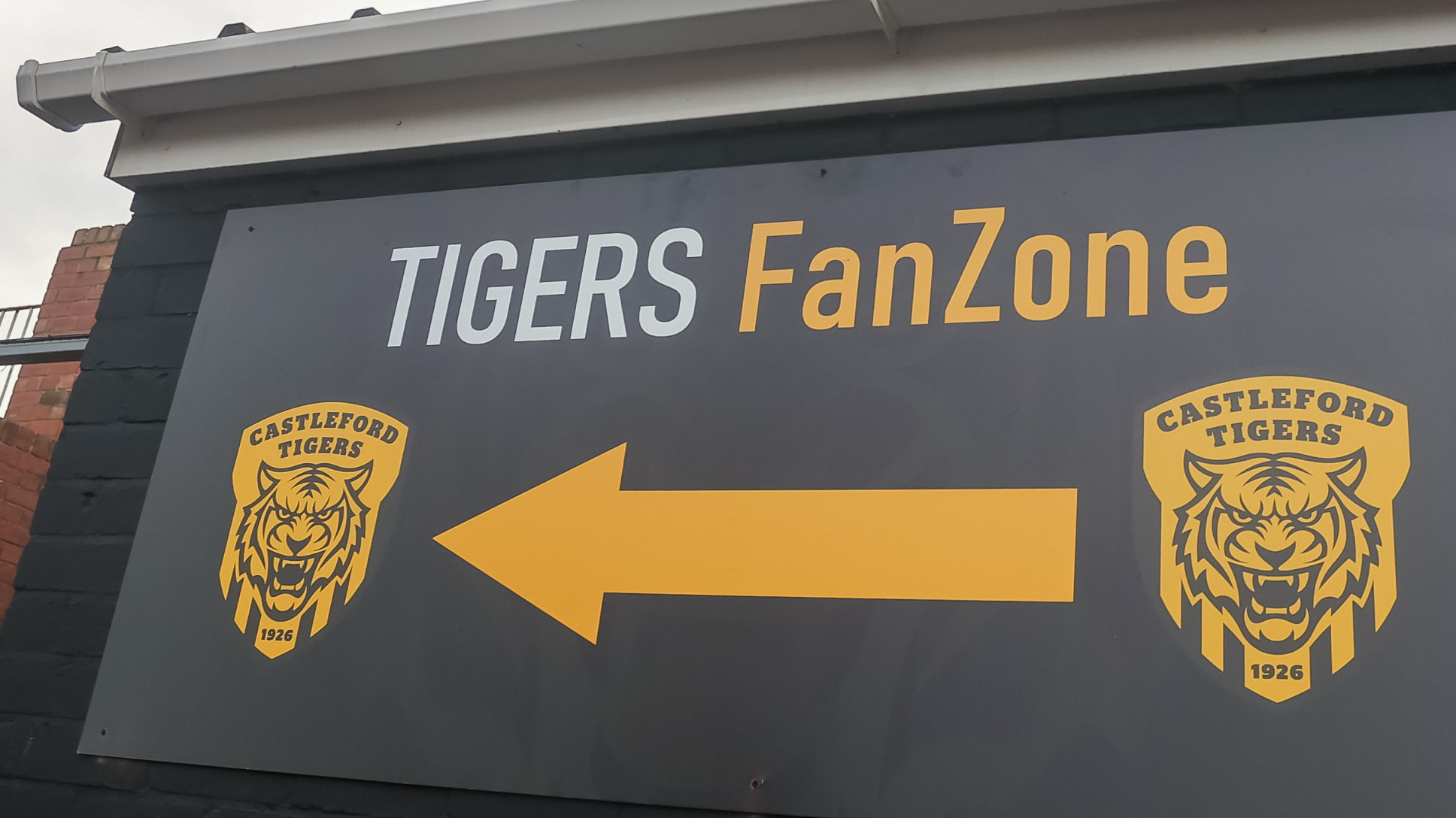 E Bars Back In Fan Zone