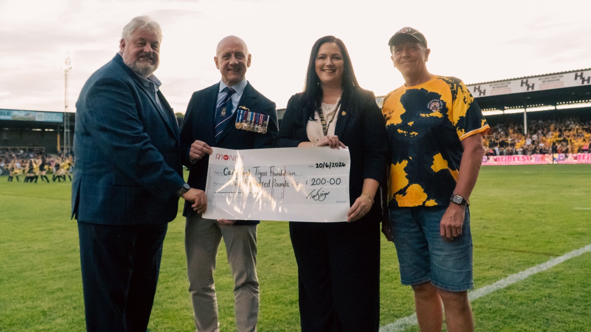 Castleford & District Naval Association Donates £200 to Castleford Tigers Foundation